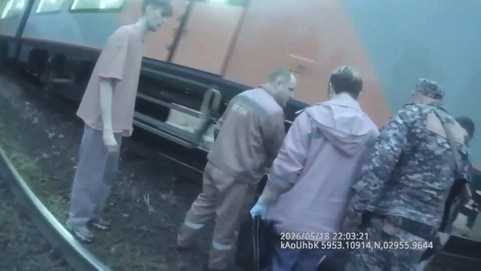 Под Петербургом на железной дороге нашли 15-летнего школьника с разбитой головой