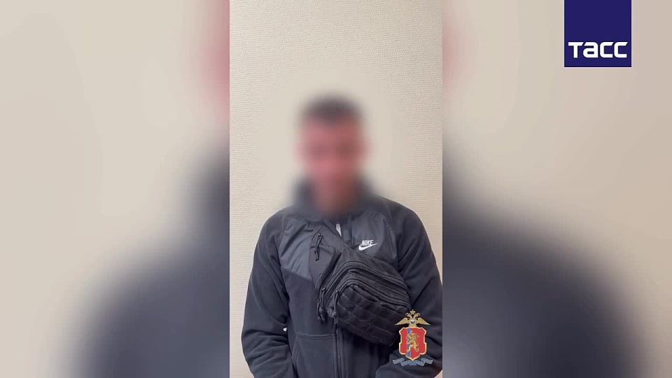 Житель Санкт-Петербурга ограбил в Ачинске Красноярского края ювелирный салон и переплавил похищенное золото в слитки