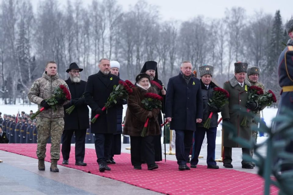 Сегодня день рождения у Губернатора Санкт-Петербурга Александра Дмитриевича Беглова Сегодня день рождения у Губернатора Санкт-Петербурга Александра Дмитриевича Беглова