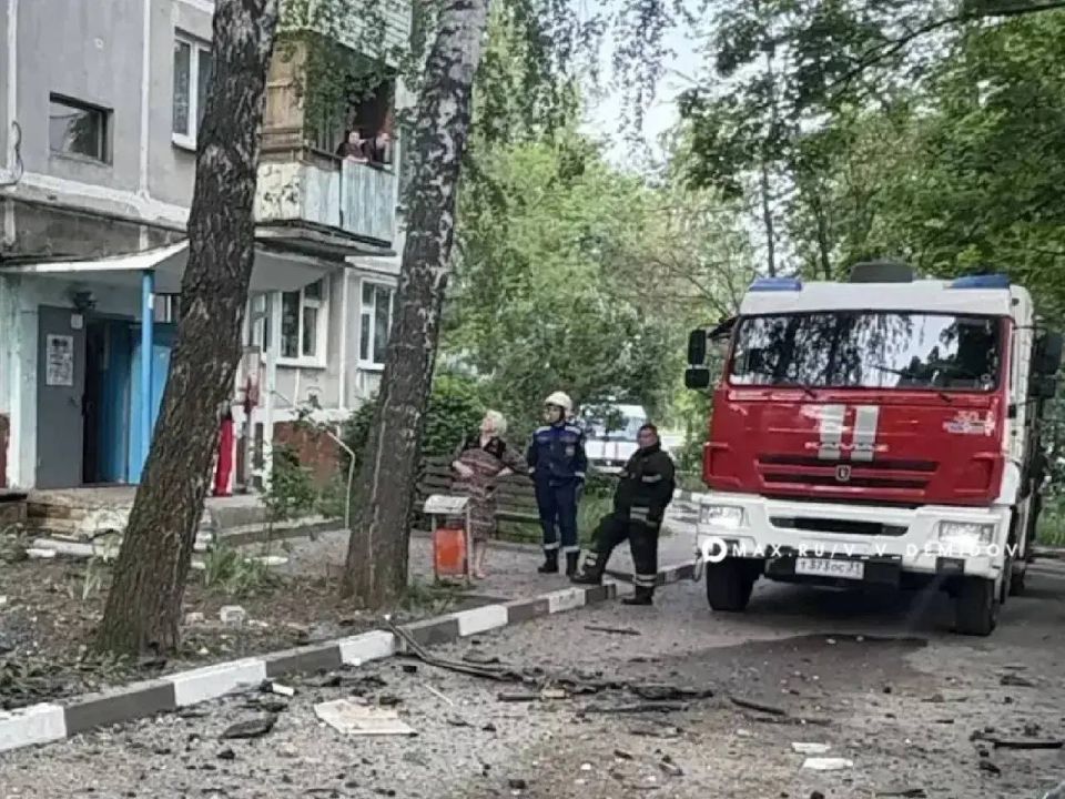 Два майора: Мэр Белгорода опубликовал фотографии последствий ракетного обстрела Два майора: Мэр Белгорода опубликовал фотографии последствий ракетного обстрела