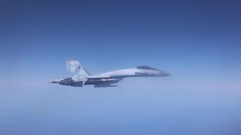 Два майора: Минобороны Британии сегодня заявило об «опасном» перехвате российскими истребителями британского самолёта-разведчика над Чёрным морем