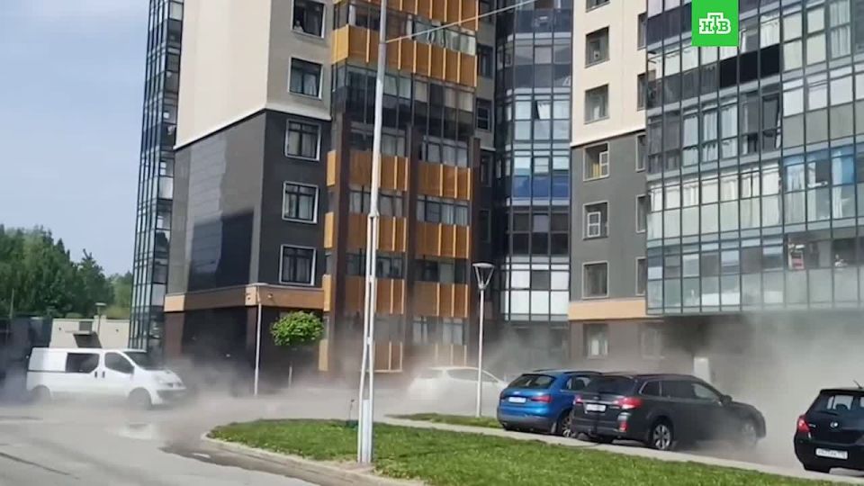 Автомобили в кипятке, а квартиры в клубах пара