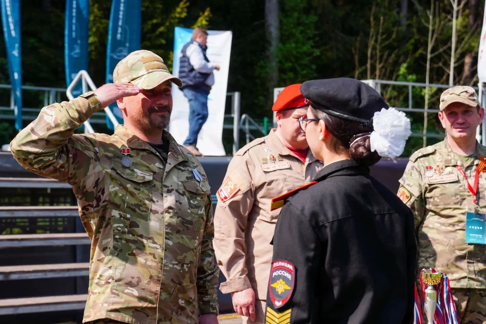Александр Беглов: Завершился региональный этап военно-патриотической игры «Зарница 2.0». В соревнованиях приняли участие 360 школьников среднего и старшего звена, ставшие победителями районных этапов Александр Беглов: Завершился региональный этап военно-патриотической игры «Зарница 2.0». В соревнованиях приняли участие 360 школьников среднего и старшего звена, ставшие победителями районных этапов
