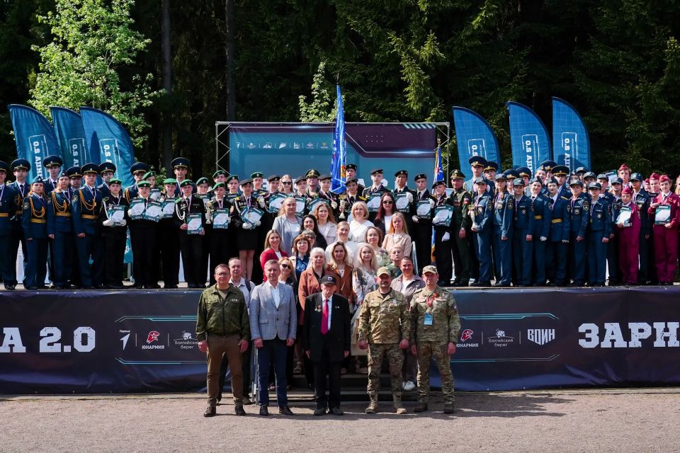 Александр Беглов: Завершился региональный этап военно-патриотической игры «Зарница 2.0». В соревнованиях приняли участие 360 школьников среднего и старшего звена, ставшие победителями районных этапов