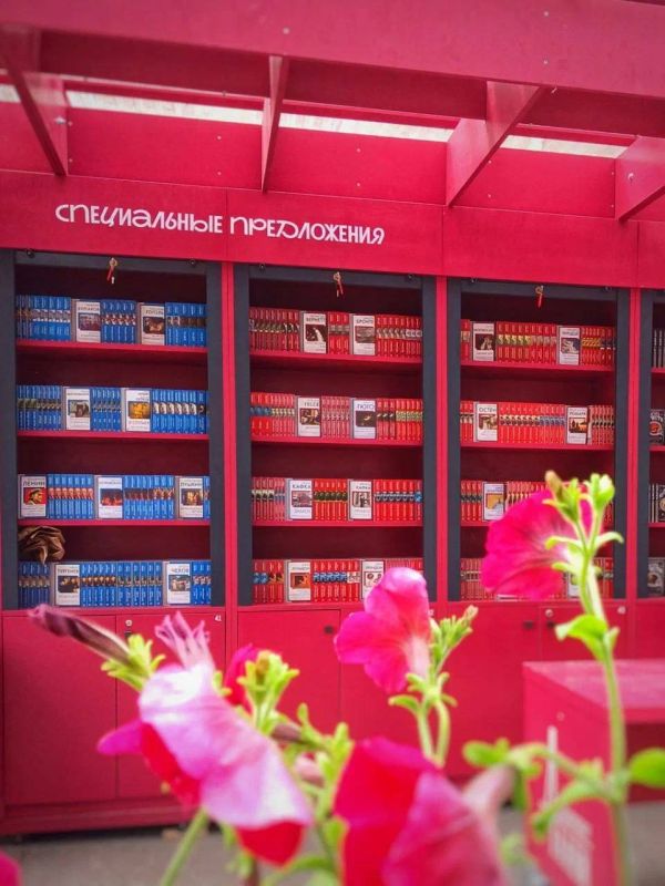 30 мая на Малой Конюшенной откроется XII сезон «Книжных аллей» 30 мая на Малой Конюшенной откроется XII сезон «Книжных аллей»