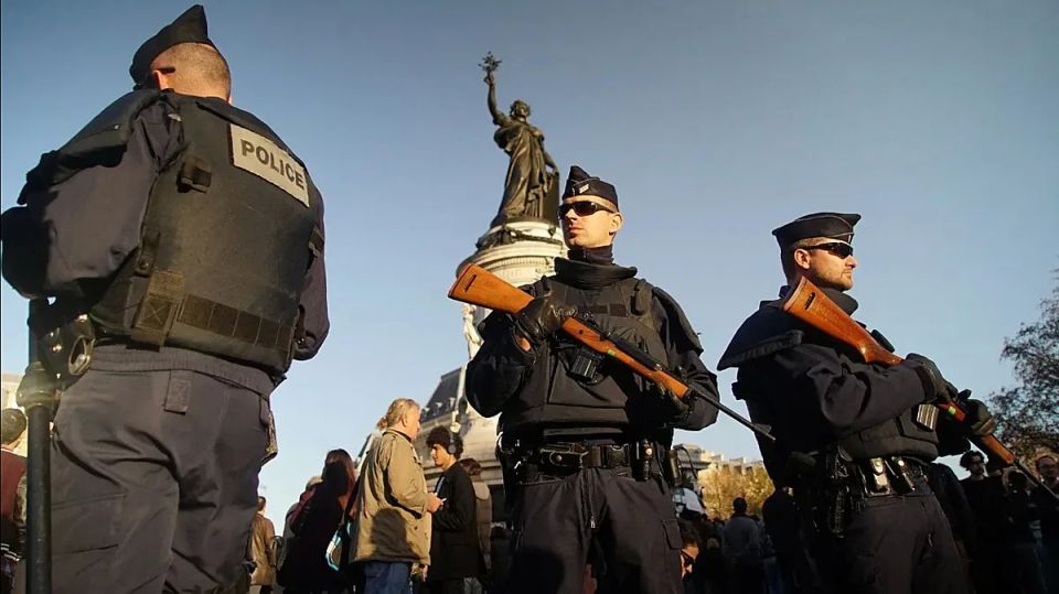 Заходи и бери: Секреты парижской полиции охраняют почти так же, как Лувр