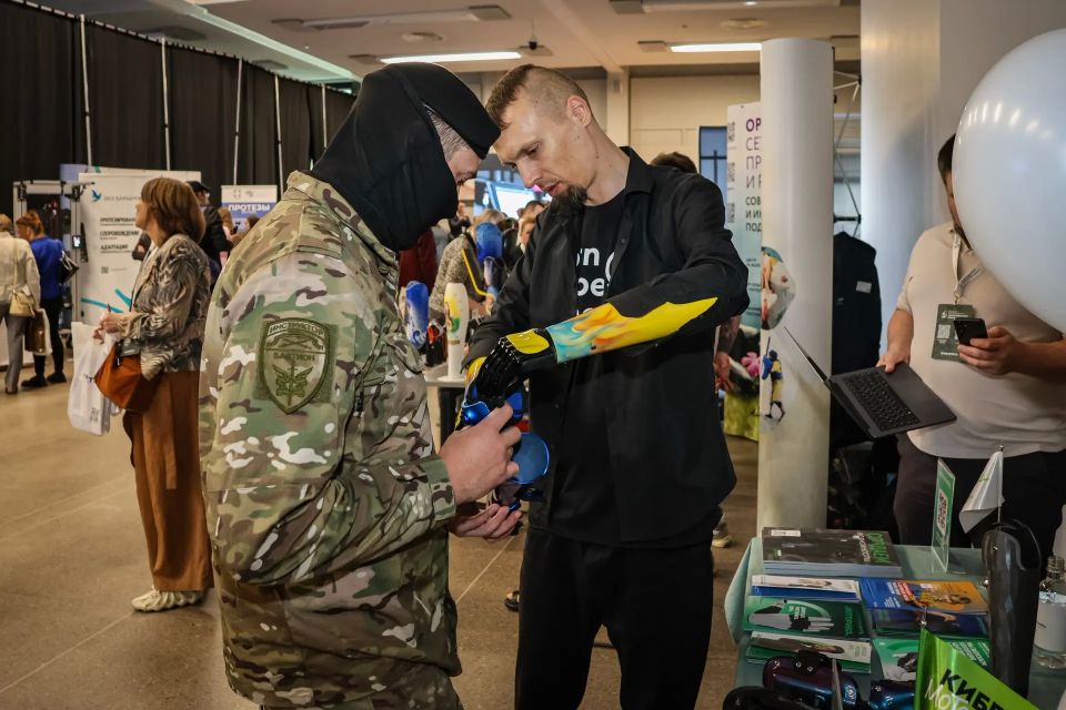 Военнослужащие и сотрудники подразделений Северо-Западного округа Росгвардии приняли участие во II Национальном научно-практическом форуме «Военно-медицинская реабилитация», который прошёл в Санкт-Петербурге под эгидой... Военнослужащие и сотрудники подразделений Северо-Западного округа Росгвардии приняли участие во II Национальном научно-практическом форуме «Военно-медицинская реабилитация», который прошёл в Санкт-Петербурге под эгидой...