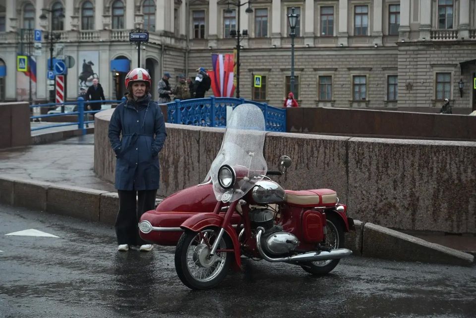Парад ретротехники «ТранспортФест» прошел в центре Петербурга