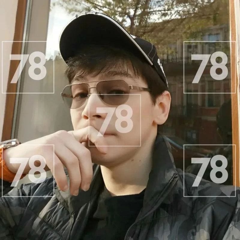В Петербурге возле Мариинского театра мужчина выстрелил в 11-летнего ребёнка из пневматики за игру на саксофоне В Петербурге возле Мариинского театра мужчина выстрелил в 11-летнего ребёнка из пневматики за игру на саксофоне