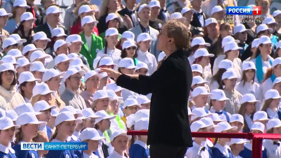На площади Растрелли прошёл ежегодный концерт ко Дню славянской письменности и культуры