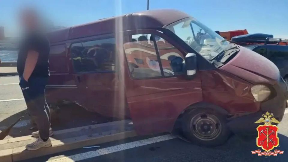 Полицией проводится проверка по факту массового ДТП на Арсенальной набережной Полицией проводится проверка по факту массового ДТП на Арсенальной набережной