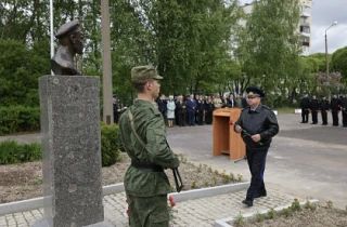 В Светогорске открыли памятник герою-пограничнику Андрею Коробицыну В Светогорске открыли памятник герою-пограничнику Андрею Коробицыну