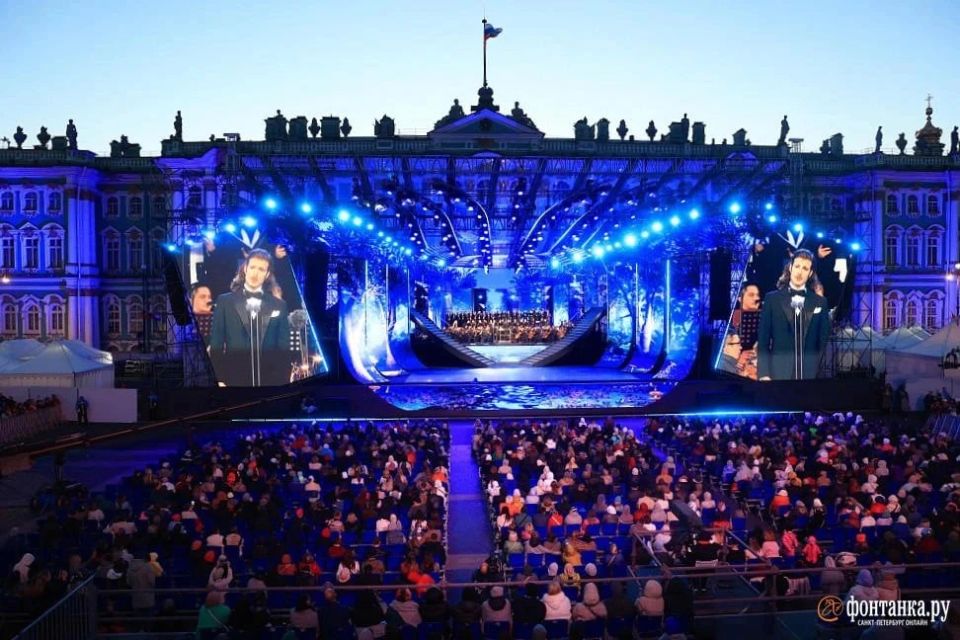 Как Петербург отметит День города: классика на Дворцовой, Ваня Дмитриенко, бесплатное кино и коллекция печатей