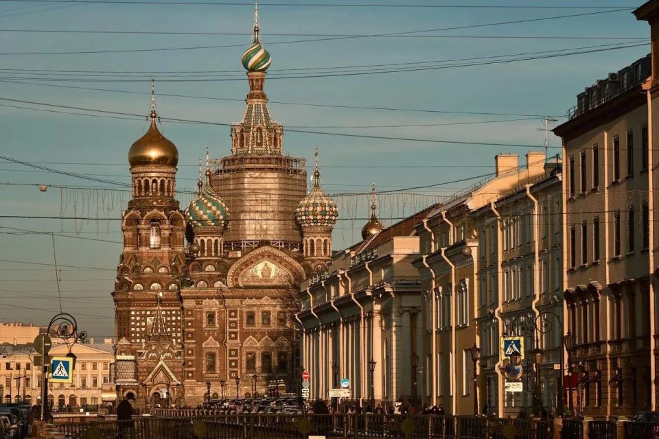 Владимир Константинов: 27 мая 1703 года по приказу Петра I на Заячьем острове в устье Невы была заложена крепость Владимир Константинов: 27 мая 1703 года по приказу Петра I на Заячьем острове в устье Невы была заложена крепость