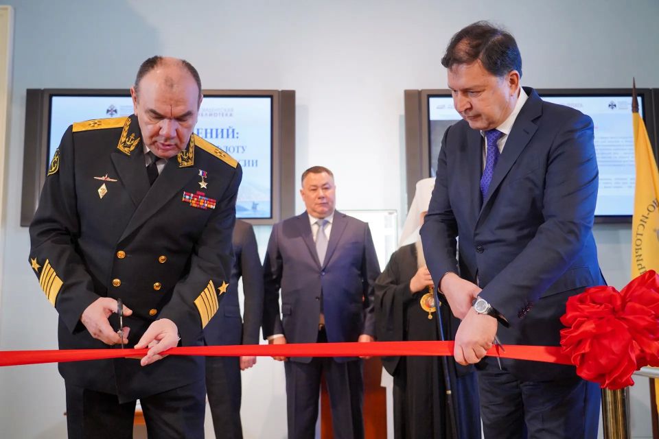 Александр Беглов: Открыли выставку «Память поколений: 330 лет Военно-Морскому Флоту и 120 лет подводному флоту России» Александр Беглов: Открыли выставку «Память поколений: 330 лет Военно-Морскому Флоту и 120 лет подводному флоту России»