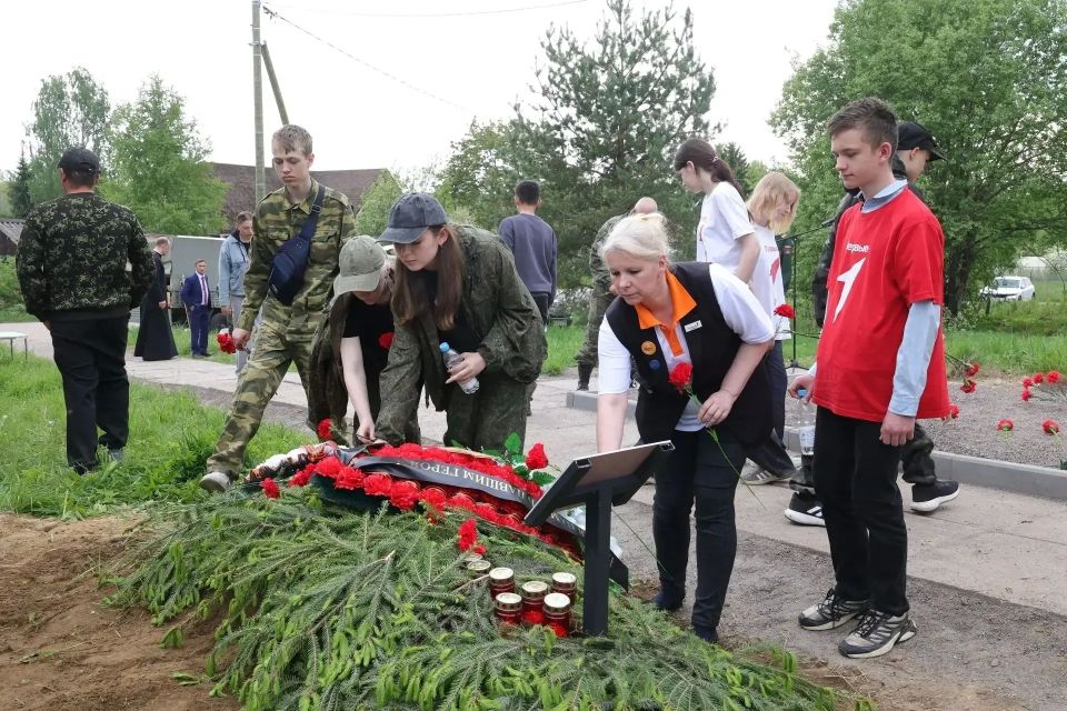 В Выборгском районе предали земле останки 34 красноармейцев В Выборгском районе предали земле останки 34 красноармейцев