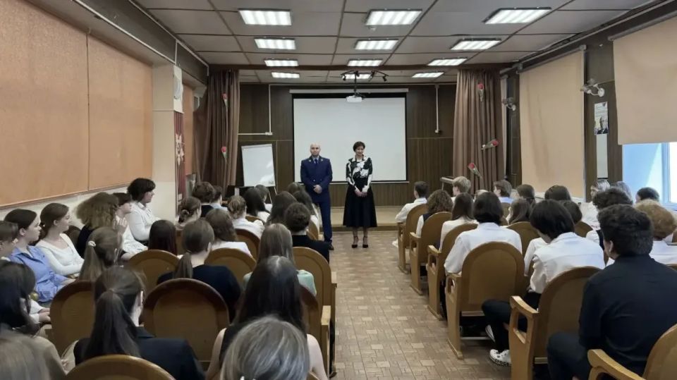 Профилактическая беседа перед летними каникулами: несовершеннолетним напомнили о безопасности