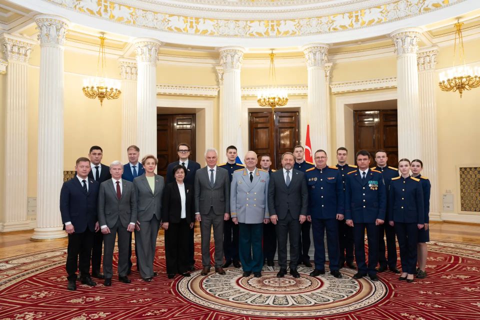 Городское Заксобрание и Петербургская академия Следственного комитета России подписали соглашение о сотрудничестве Городское Заксобрание и Петербургская академия Следственного комитета России подписали соглашение о сотрудничестве