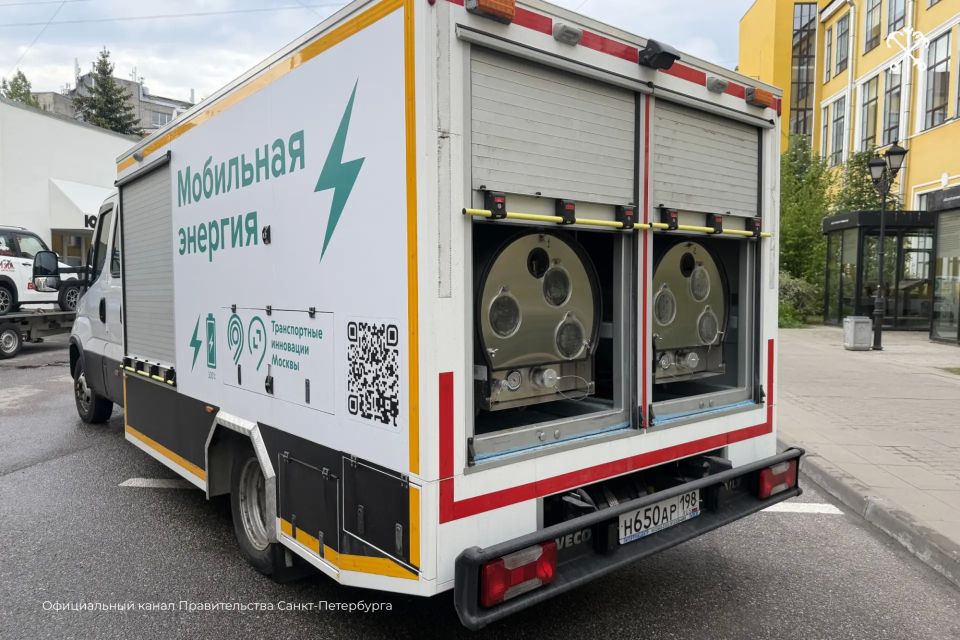В Петербурге планируют продлить и расширить налоговые льготы для владельцев электромобилей, транспорта на газомоторном топливе и водного электротранспорта