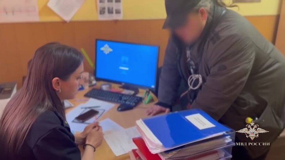 Ирина Волк: Буквально вчера мои коллеги в ходе мониторинга сети Интернет выявили факт грубого нарушения Правил дорожного движения водителем электроскутера в центре Санкт-Петербурга