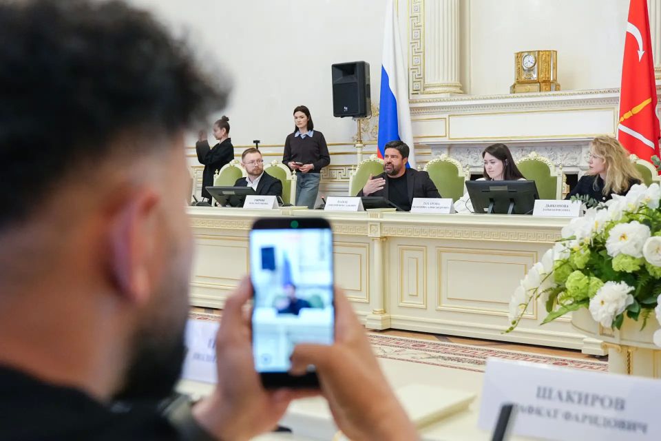 В Законодательном Собрании состоялось заседание экспертной группы профильной комиссии по инвестициям, посвящённое развитию и поддержке блогерского сообщества города