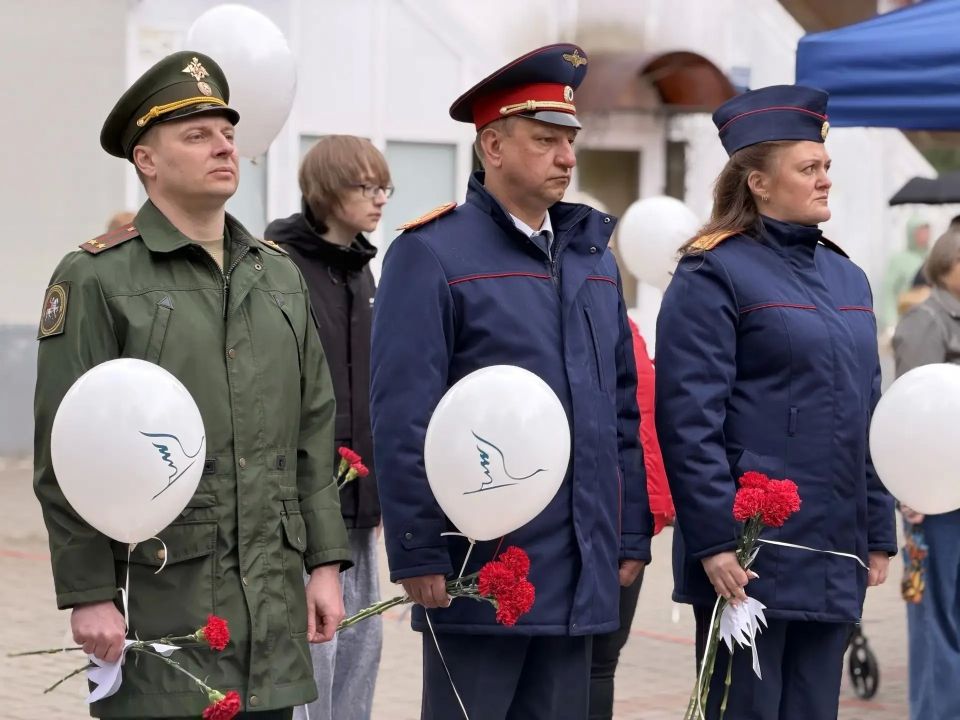 В Тельмана открыли стенд памяти павшим воинам России В Тельмана открыли стенд памяти павшим воинам России