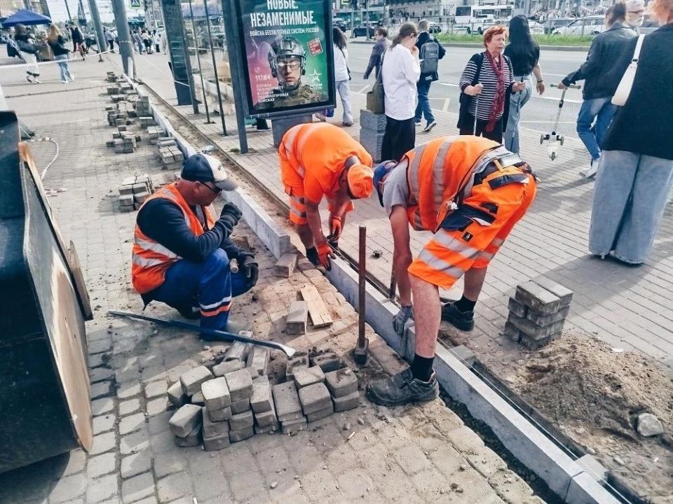 Почти 100 тысяч квадратных метров дорог отремонтировали в Питере за месяц Почти 100 тысяч квадратных метров дорог отремонтировали в Питере за месяц