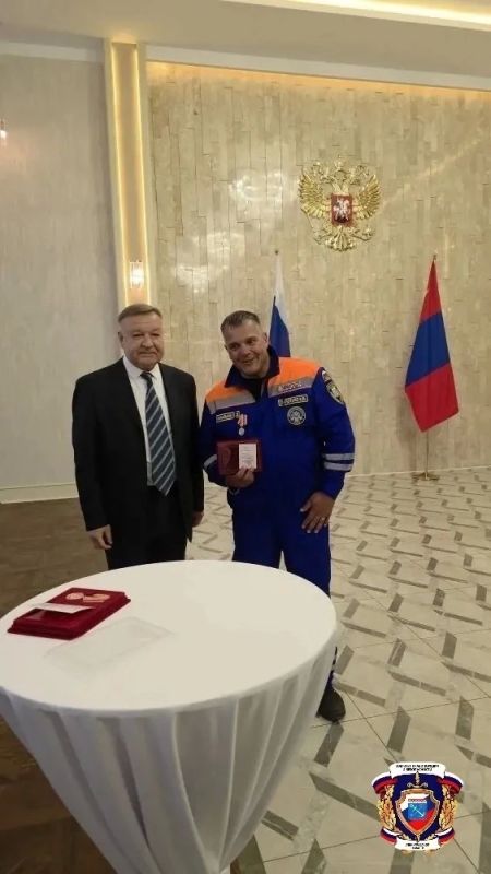 Спасателей из Ленобласти чествовали в Посольстве России в Монголии Спасателей из Ленобласти чествовали в Посольстве России в Монголии