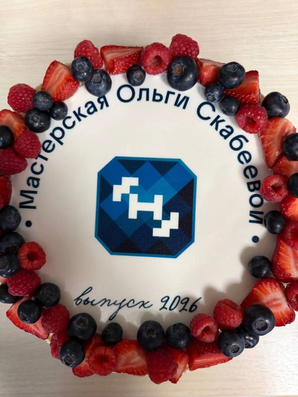 Выпустила поток ‘медиакоммуникаций’ в Мастерской Новых Медиа, где я впервые была наставником! Честь! Выпустила поток ‘медиакоммуникаций’ в Мастерской Новых Медиа, где я впервые была наставником! Честь!