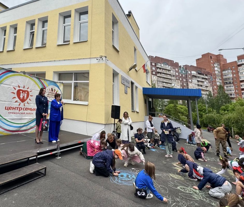 Представитель следственного отдела по Приморскому району приняла участие в праздничных мероприятиях