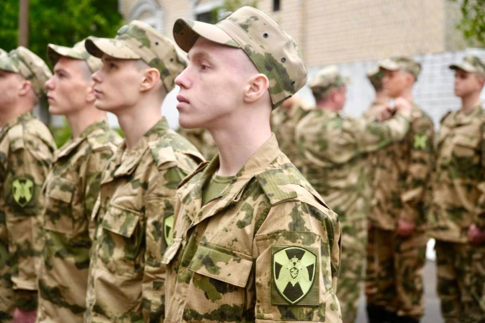 На службу в 33-ю бригаду оперативного назначения Северо-Западного округа Росгвардии проводил архангельских юношей начальник Управления Росгвардии по Архангельской области генерал-майор полиции Андрей Горбунов На службу в 33-ю бригаду оперативного назначения Северо-Западного округа Росгвардии проводил архангельских юношей начальник Управления Росгвардии по Архангельской области генерал-майор полиции Андрей Горбунов