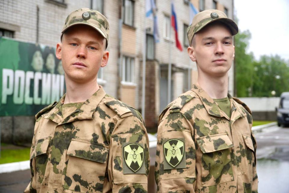 На службу в 33-ю бригаду оперативного назначения Северо-Западного округа Росгвардии проводил архангельских юношей начальник Управления Росгвардии по Архангельской области генерал-майор полиции Андрей Горбунов На службу в 33-ю бригаду оперативного назначения Северо-Западного округа Росгвардии проводил архангельских юношей начальник Управления Росгвардии по Архангельской области генерал-майор полиции Андрей Горбунов