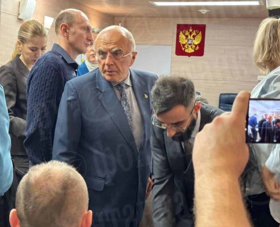 Александр Запесоцкий возвращается на пост ректора Университета профсоюзов в Петербурге