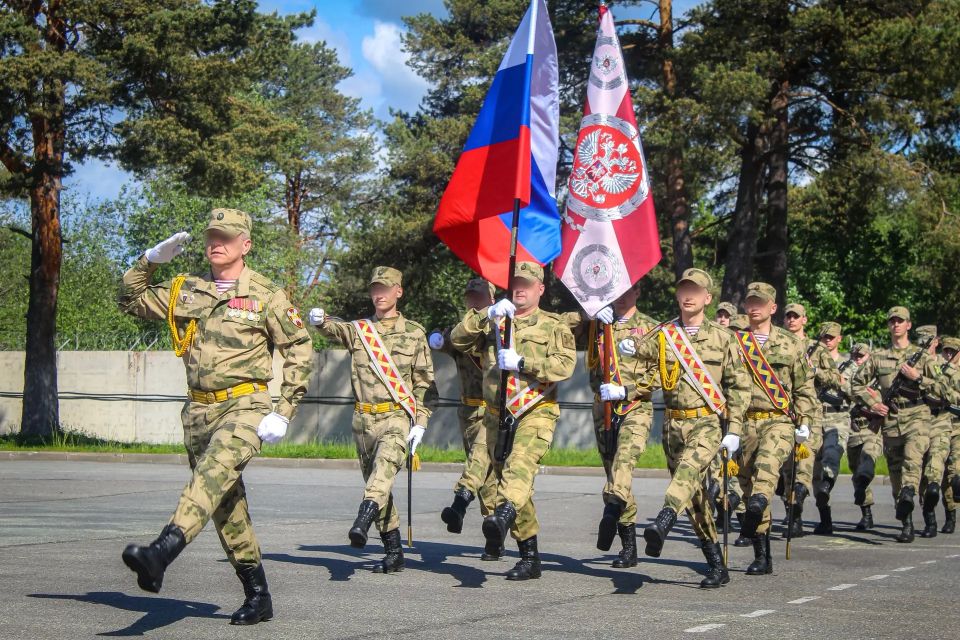 В дислоцированном в Ленинградской области Центре подготовки личного состава Северо-Западного округа Росгвардии приняли присягу юноши, призванные из Санкт-Петербурга, Волгоградской области и Республики Дагестан