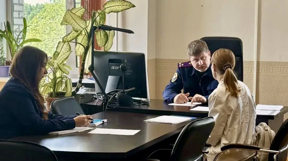 Заместитель руководителя следственного управления Следственного комитета Российской Федерации по Ленинградской области провел выездной прием граждан по вопросам деятельности следственного отдела по городу Кириши Заместитель руководителя следственного управления Следственного комитета Российской Федерации по Ленинградской области провел выездной прием граждан по вопросам деятельности следственного отдела по городу Кириши