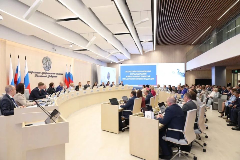 Председатель Избирательной комиссии Ленинградской области Михаил Лебединский принял участие в ежегодном Всероссийском совещании с председателями избирательных комиссий субъектов Российской Федерации Председатель Избирательной комиссии Ленинградской области Михаил Лебединский принял участие в ежегодном Всероссийском совещании с председателями избирательных комиссий субъектов Российской Федерации
