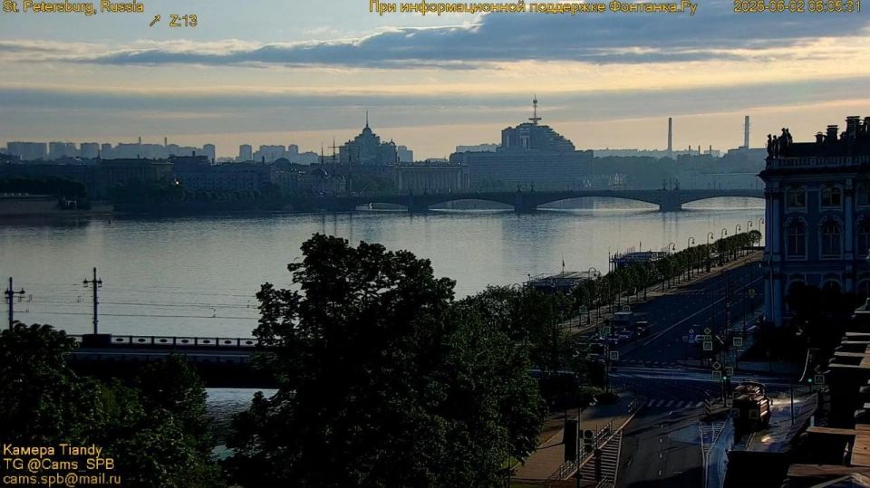 Петербург встретил второй день лета солнцем и теплом