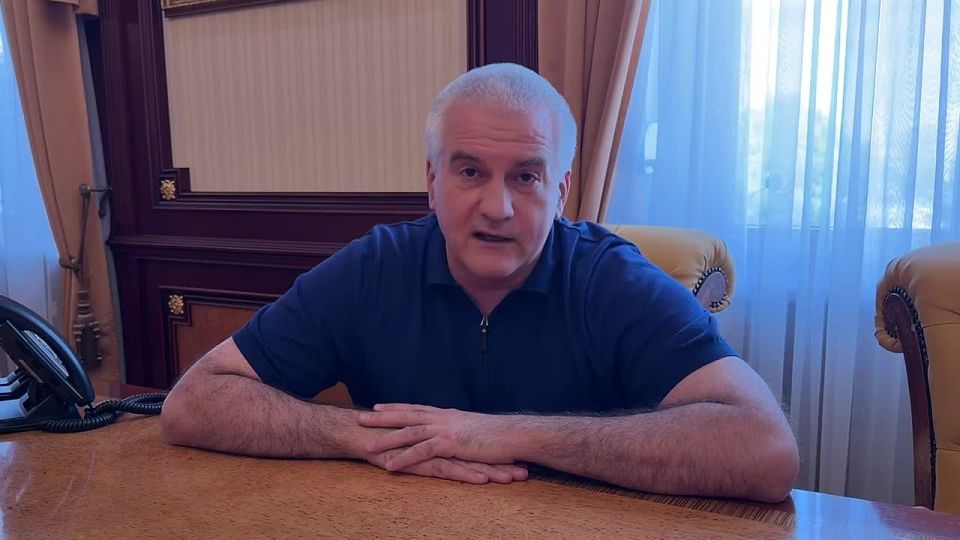 Два майора: Глава Крыма Аксёнов (важно посмотреть и видео, в нём - важное вступление)