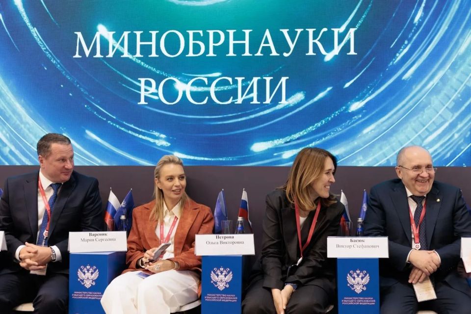 Итоги первого дня ПМЭФ-2026 на стенде Минобрнауки России Итоги первого дня ПМЭФ-2026 на стенде Минобрнауки России