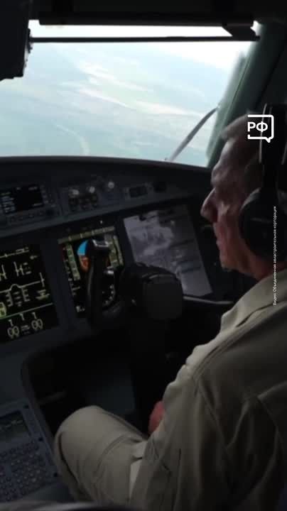 Знакомьтесь: Ил-114-300!. Полностью отечественный турбовинтовой самолёт встречает гостей Петербургского международного экономического форума в аэропорту Пулково