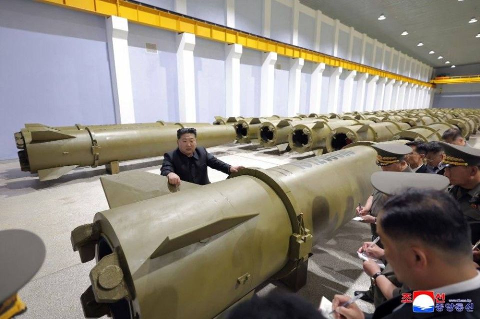 Уважаемый товарищ Ким Чен Ын посетил производство баллистических ракет Уважаемый товарищ Ким Чен Ын посетил производство баллистических ракет