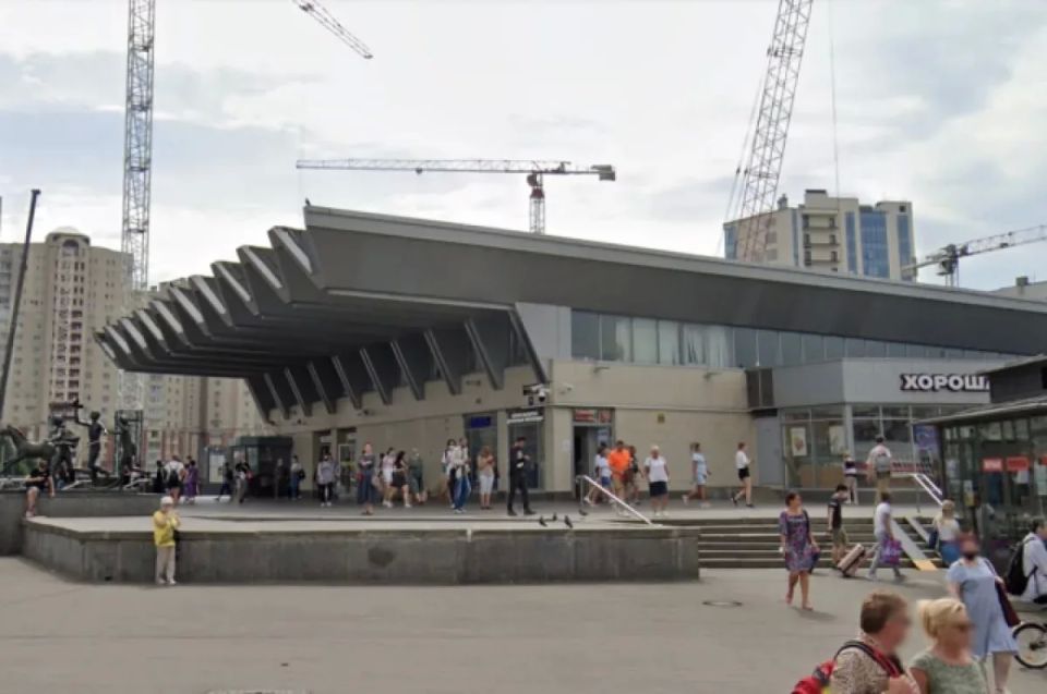 В Петербурге изменят режим работы вестибюля станции метро «Пионерская»