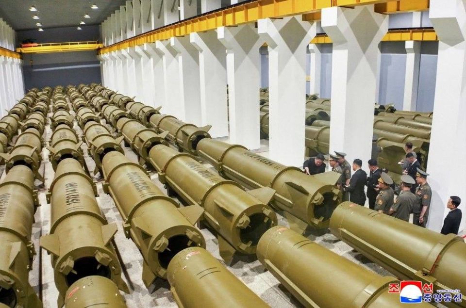 Уважаемый товарищ Ким Чен Ын посетил производство баллистических ракет Уважаемый товарищ Ким Чен Ын посетил производство баллистических ракет