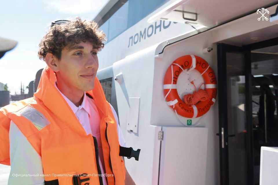 Петербург продолжает развивать экологичный транспорт Петербург продолжает развивать экологичный транспорт