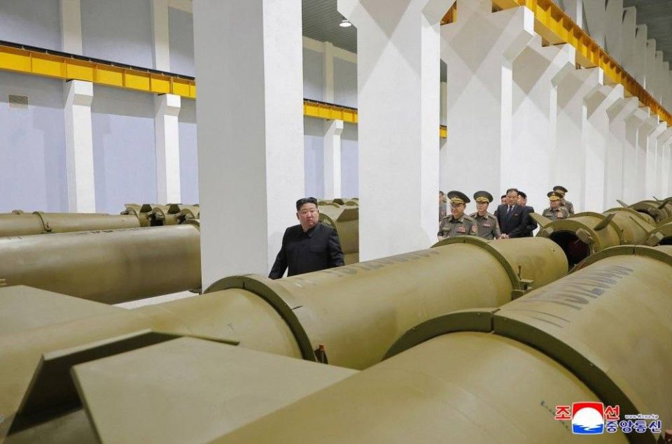 Уважаемый товарищ Ким Чен Ын посетил производство баллистических ракет Уважаемый товарищ Ким Чен Ын посетил производство баллистических ракет