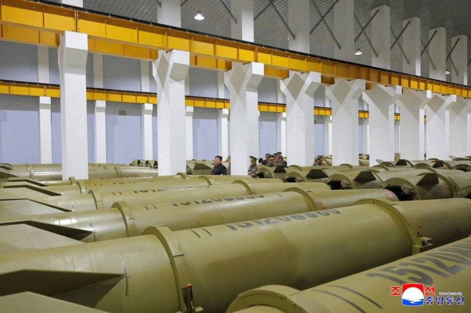 Уважаемый товарищ Ким Чен Ын посетил производство баллистических ракет Уважаемый товарищ Ким Чен Ын посетил производство баллистических ракет