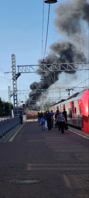 В районе Финляндского вокзала, на улице Минеральной произошло возгорание В районе Финляндского вокзала, на улице Минеральной произошло возгорание