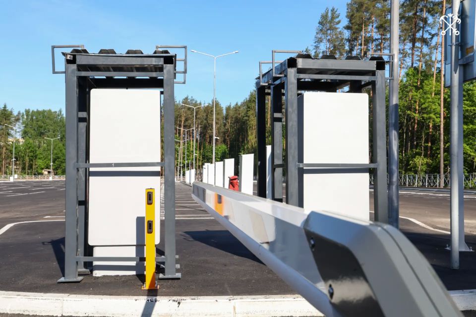 Городская автостоянка на 500 мест для пациентов и медперсонала заработала рядом с одним из крупнейших онкокластеров страны в посёлке Песочный Городская автостоянка на 500 мест для пациентов и медперсонала заработала рядом с одним из крупнейших онкокластеров страны в посёлке Песочный