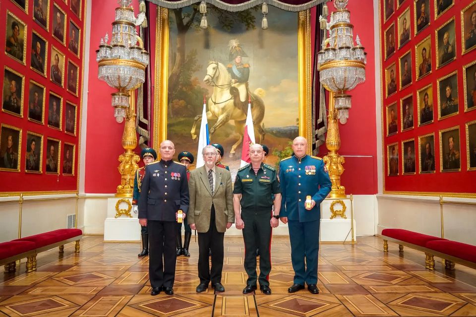 В Санкт-Петербурге командующий Северо-Западным округом Росгвардии вручил погоны высших офицеров
