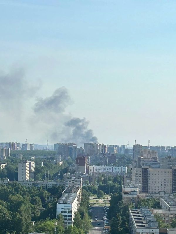 В районе Финляндского вокзала, на улице Минеральной произошло возгорание В районе Финляндского вокзала, на улице Минеральной произошло возгорание